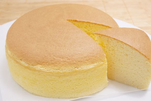 Cách làm bánh bông lan chuẩn vị hấp dẫn dễ làm cach lam banh bong lan 1