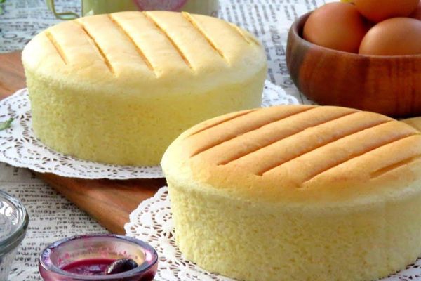 Cách làm bánh bông lan chuẩn vị hấp dẫn dễ làm cach lam banh bong lan 3