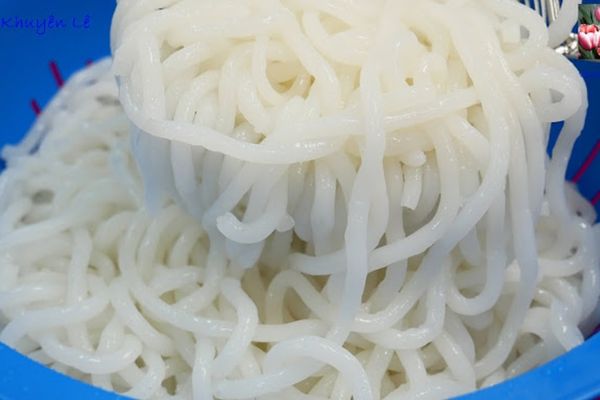 Cách làm bánh canh đậm đà dễ nấu tại nhà cach lam banh canh 1