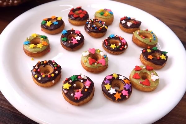 cach lam banh donut 2