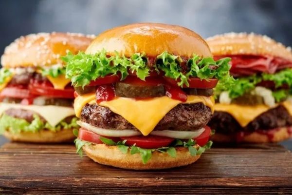 Cách làm bánh hamburger đơn giản ai cũng làm được cach lam banh hamburger 3