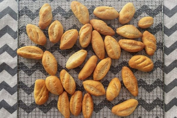 cach lam banh mi bang noi chien khong dau 1