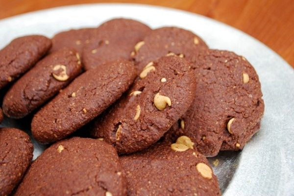 Cách làm bánh quy socola đơn giản ngon đúng điệu cach lam banh quy socola 3