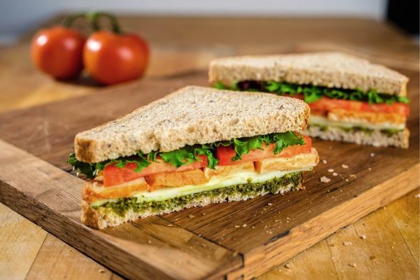 Cách làm bánh sandwich đậm đà dễ nấu tại nhà cach lam banh sandwich 2