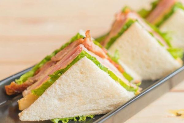 Cách làm bánh sandwich đậm đà dễ nấu tại nhà cach lam banh sandwich 3