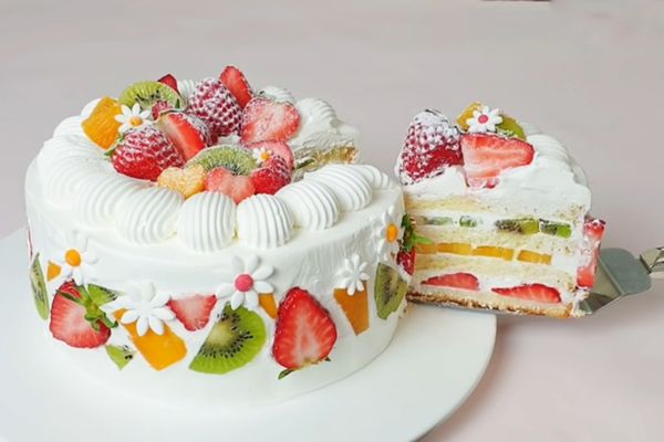 Cách làm bánh sinh nhật đơn giản ai cũng làm được cach lam banh sinh nhat 2