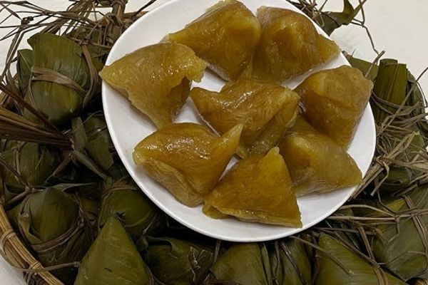 Cách làm bánh ú nước tro thơm ngon, dễ làm tại nhà cach lam banh u nuoc tro 1