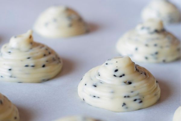 cach lam banh vung den 2