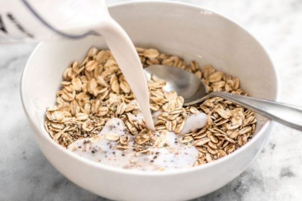 Cách làm bánh yến mạch sữa tươi thơm ngon, dễ làm cach lam banh yen mach sua tuoi 1