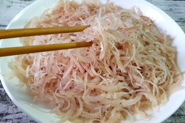 Cách làm bì heo dai giòn sạch dùng gói bánh tráng cach lam bi heo 3