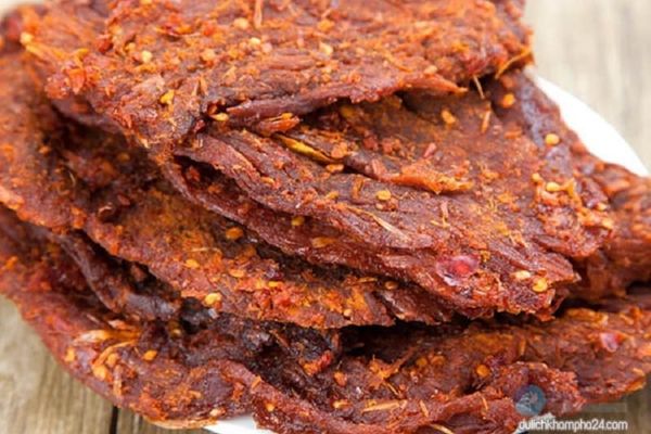 Cách làm bò khô miếng cay cay ăn vặt tuyệt ngon cach lam bo kho mieng 2