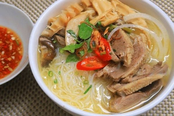 Cách làm bún vịt nước chấm gừng thơm đậm hương vị cach lam bun vit 2