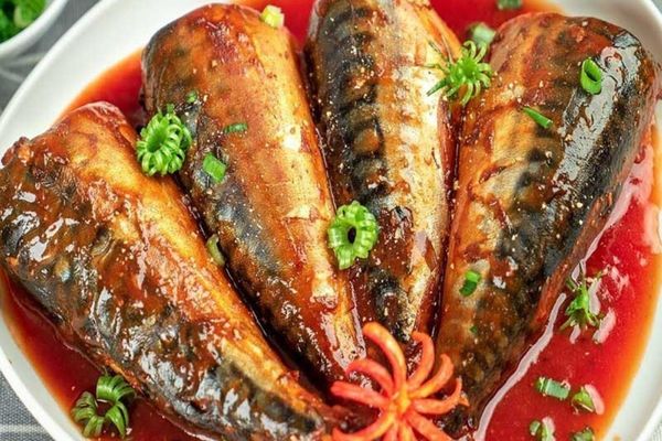 Cách làm cá biển sốt cà chua đậm đà dễ nấu tại nhà cach lam ca bien sot ca chua 3