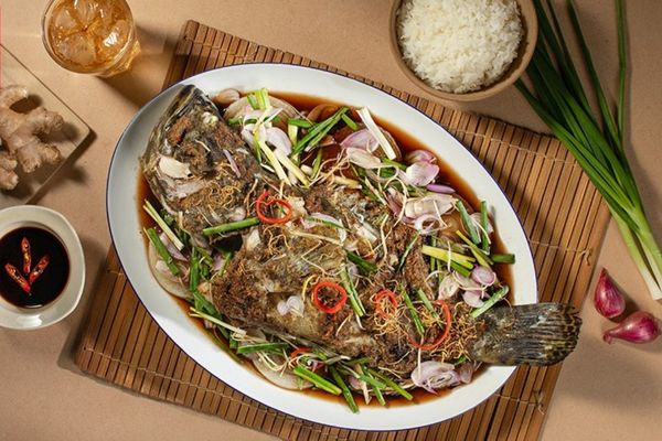 Cách làm cá bống mú hấp thơm ngon, dễ làm tại nhà cach lam ca bong mu hap 3