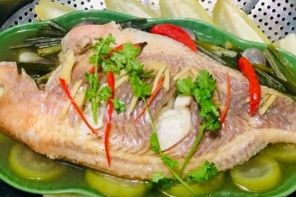 Cách làm cá diêu hồng hấp cuốn bánh tráng ngon như nhà hàng cach lam ca dieu hong hap cuon banh trang 2