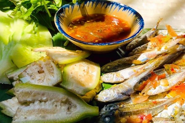 cach lam ca hap cuon banh trang 1