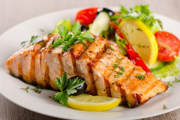 Cách làm cá hồi sốt bơ tỏi đơn giản ngon đúng điệu cach lam ca hoi sot bo toi 3