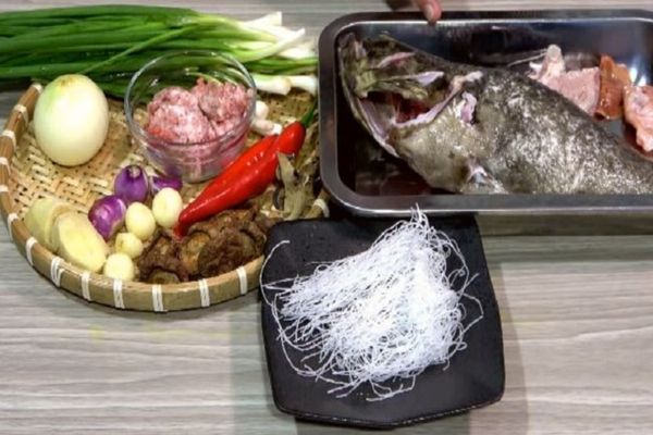 Cách làm cá mú hấp Hồng Kông thơm ngon mà dễ làm cach lam ca mu hap hong kong 1