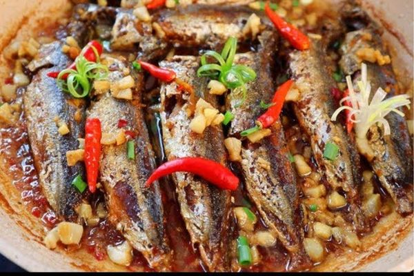 Cách làm cá nục kho đậm đà dễ nấu tại nhà cach lam ca nuc kho 1