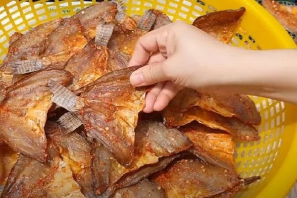 Cách làm cá rô phi một nắng thơm ngon, dễ làm tại nhà cach lam ca ro phi mot nang 3