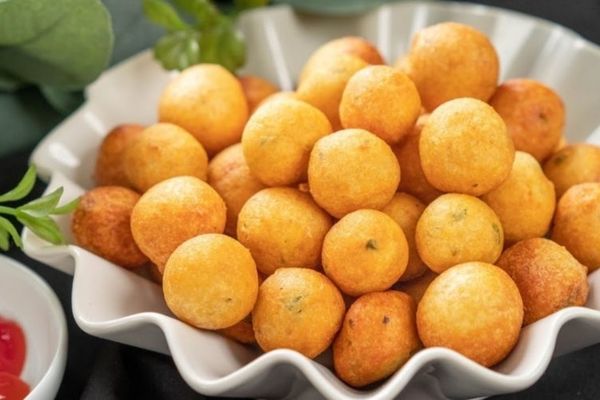 Cách làm cá viên chiên đậm đà dễ nấu tại nhà cach lam ca vien chien 3