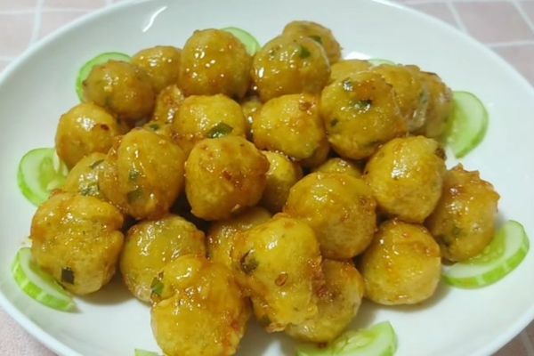 cach lam ca vien chien bang mi tom 1