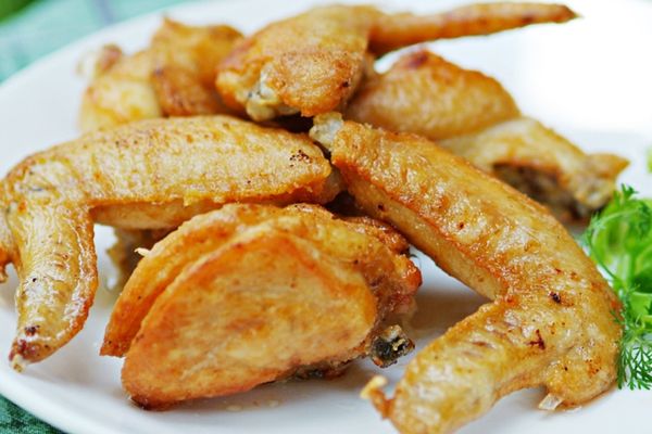 Cách làm cánh gà chiên nước mắm đơn giản ngon đúng điệu cach lam canh ga chien nuoc mam 3