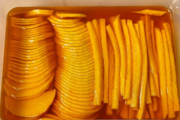 Cách làm củ cải vàng hàn quốc giòn ngon ăn cùng cơm cach lam cu cai vang han quoc 2