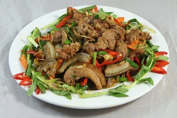 Cách làm da bò xào sả ớt cay thơm, lạ miệng khó quên cach lam da bo xao sa ot 1