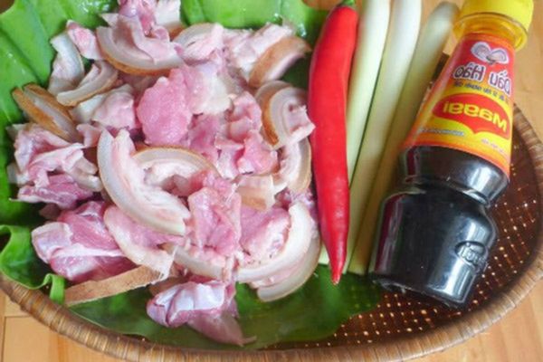 Cách làm da bò xào sả ớt cay thơm, lạ miệng khó quên cach lam da bo xao sa ot 2