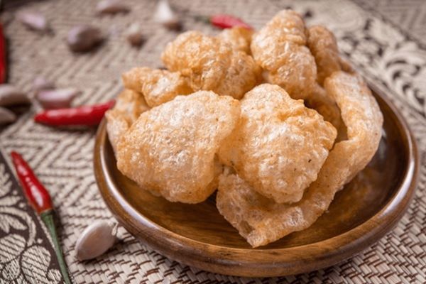 Cách làm da heo chiên giòn tại nhà đúng vị nhất cach lam da heo chien gion 2