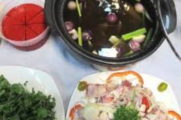 Cách làm dê nhúng huyết bổ dưỡng, đậm đà khó quên cach lam de nhung huyet 3