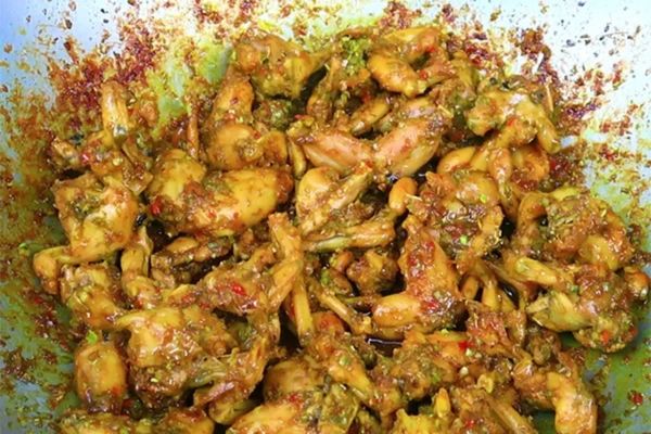 cach lam ech xao sa ot 1