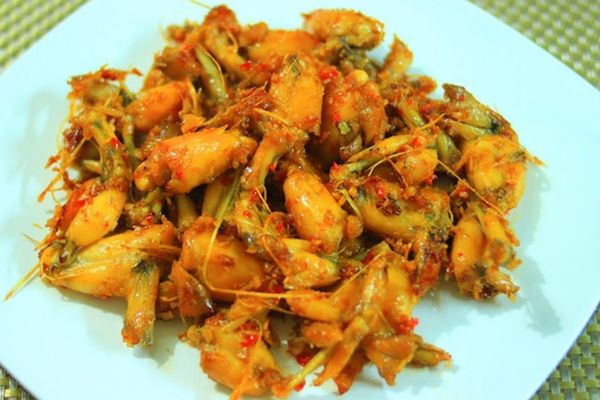 cach lam ech xao sa ot nghe 2