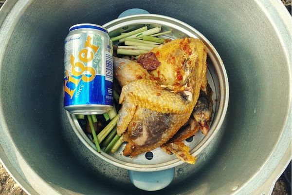 Cách làm gà hấp bia thơm ngon tại nhà cach lam ga hap bia 1