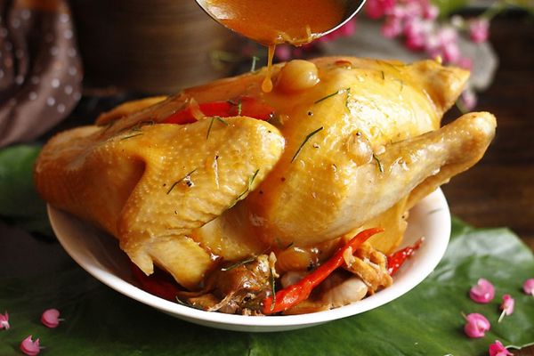 Cách làm gà hấp tỏi đơn giản ngon đúng điệu cach lam ga hap toi 2