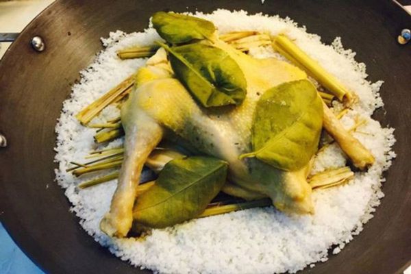 Cách làm gà nổ muối thơm ngon tại nhà cach lam ga no muoi 2