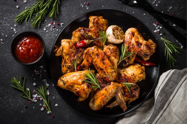 Cách làm gà nướng bằng nồi chiên không dầu thơm ngon tại nhà cach lam ga nuong bang noi chien khong dau 2