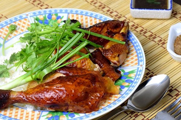 Cách làm gà quay chảo giòn ngon, dễ làm tại nhà cach lam ga quay chao 3