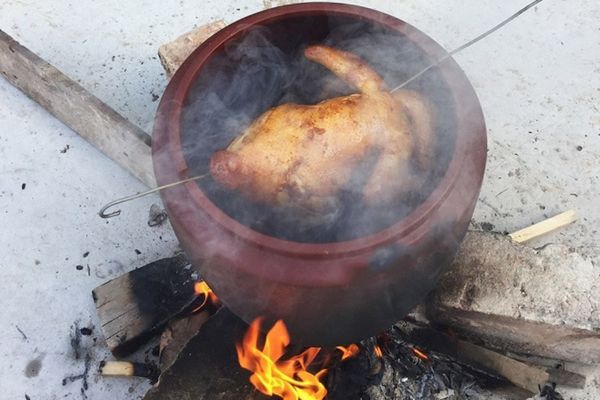 Cách làm gà quay lu giòn da, mềm thịt thơm ngon cach lam ga quay lu 3