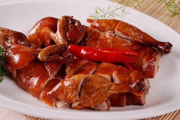 Cách làm gà ủ xì dầu thơm ngon, dễ làm tại nhà cach lam ga u xi dau 1