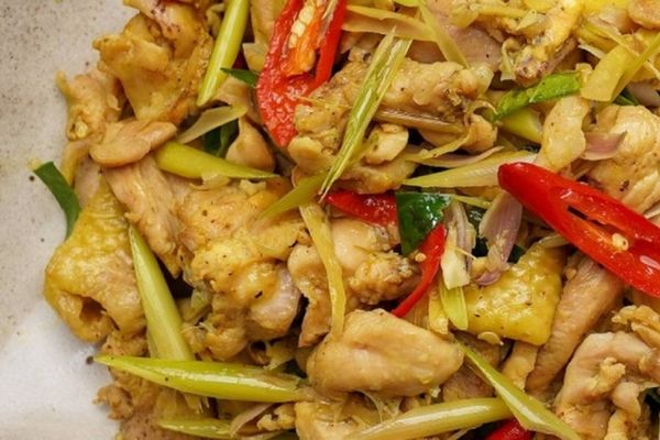 Cách làm gà xào sả ớt công thức chuẩn nhất cach lam ga xao sa ot 2