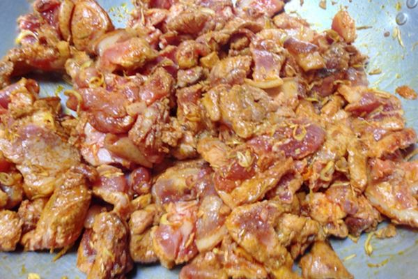 Cách làm heo xào lăn đơn giản thơm đậm cực đưa cơm cach lam heo xao lan 1