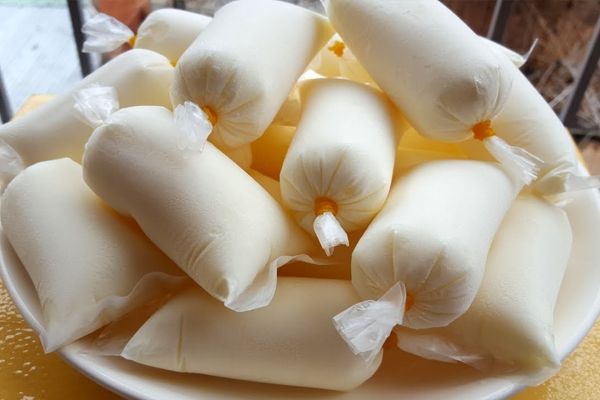 cach lam kem sua chua 1