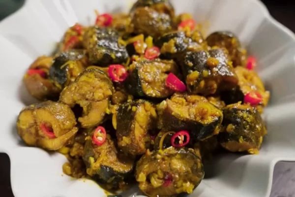 Cách làm lươn kho sả ớt cay thơm không tanh dễ ăn cach lam luon kho sa ot 2