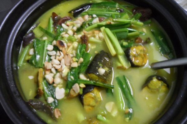 Cách làm lươn um nước cốt dừa béo ngậy thơm lừng cach lam luon um nuoc cot dua 2