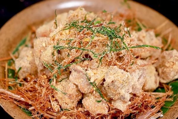 Cách làm muối rang gà thơm cay đậm đà đúng chuẩn vị cach lam muoi rang ga 3