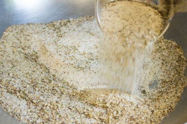 Cách làm muối tiêu ngon chuẩn vị chấm xoài cực bắt cach lam muoi tieu ngon 2