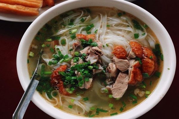 Cách làm phở vịt quay nước lèo ngọt thanh đặc trưng cach lam pho vit quay 2