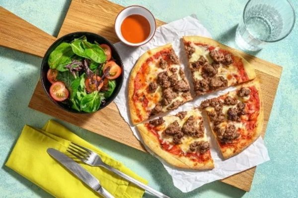 Cách làm pizza bò phô mai kéo sợi ngon khó cưỡng cach lam pizza bo 2